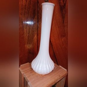 Hoosier (Glass) White vase)